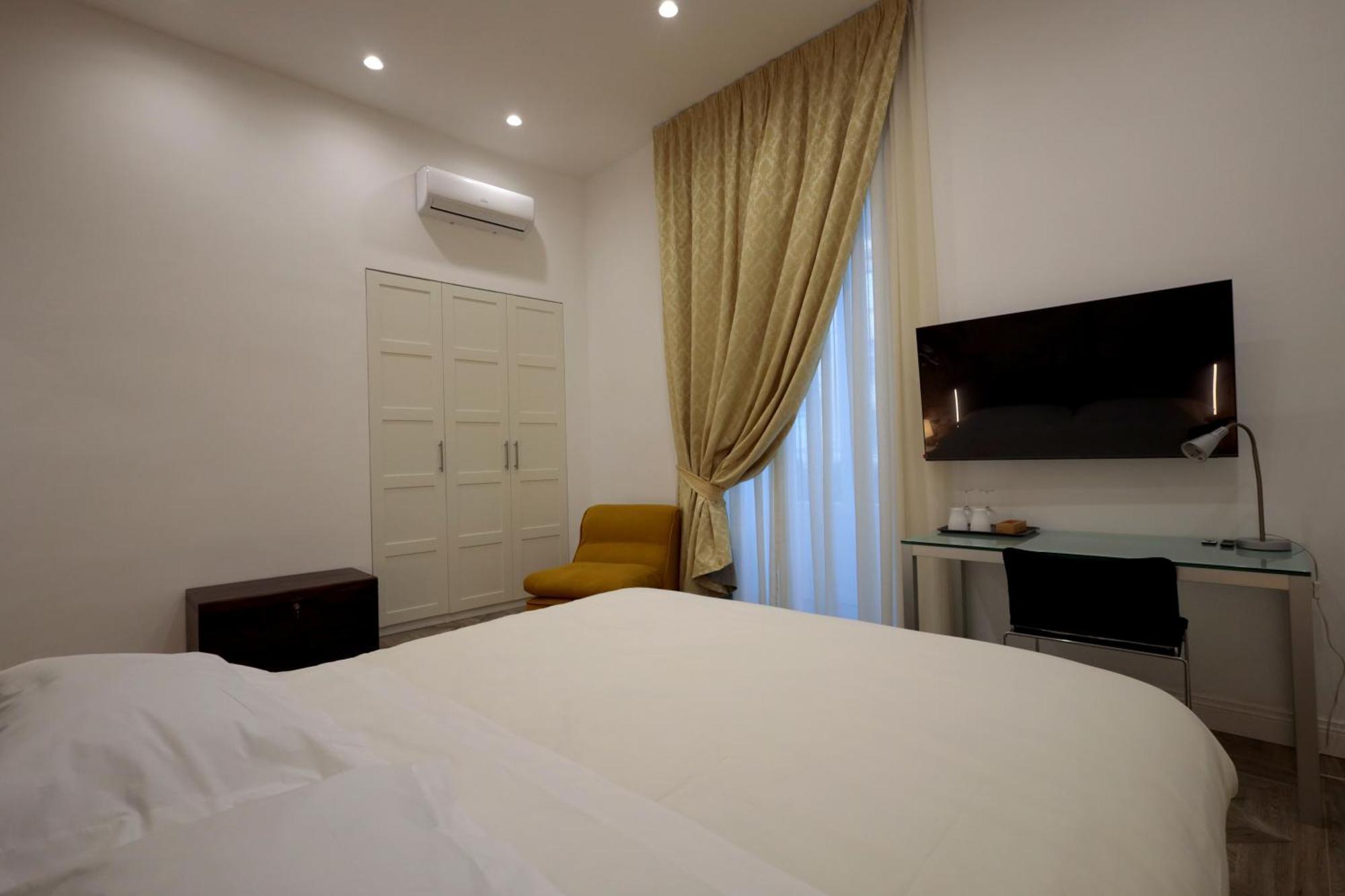 Relais Santa Lucia Sul Mare, Affittacamere Napoli