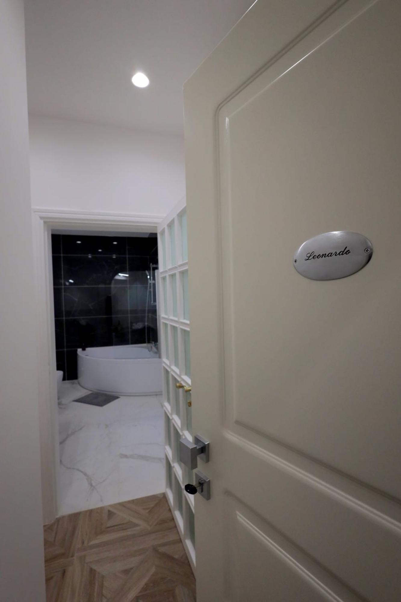 Relais Santa Lucia Sul Mare, * Naples