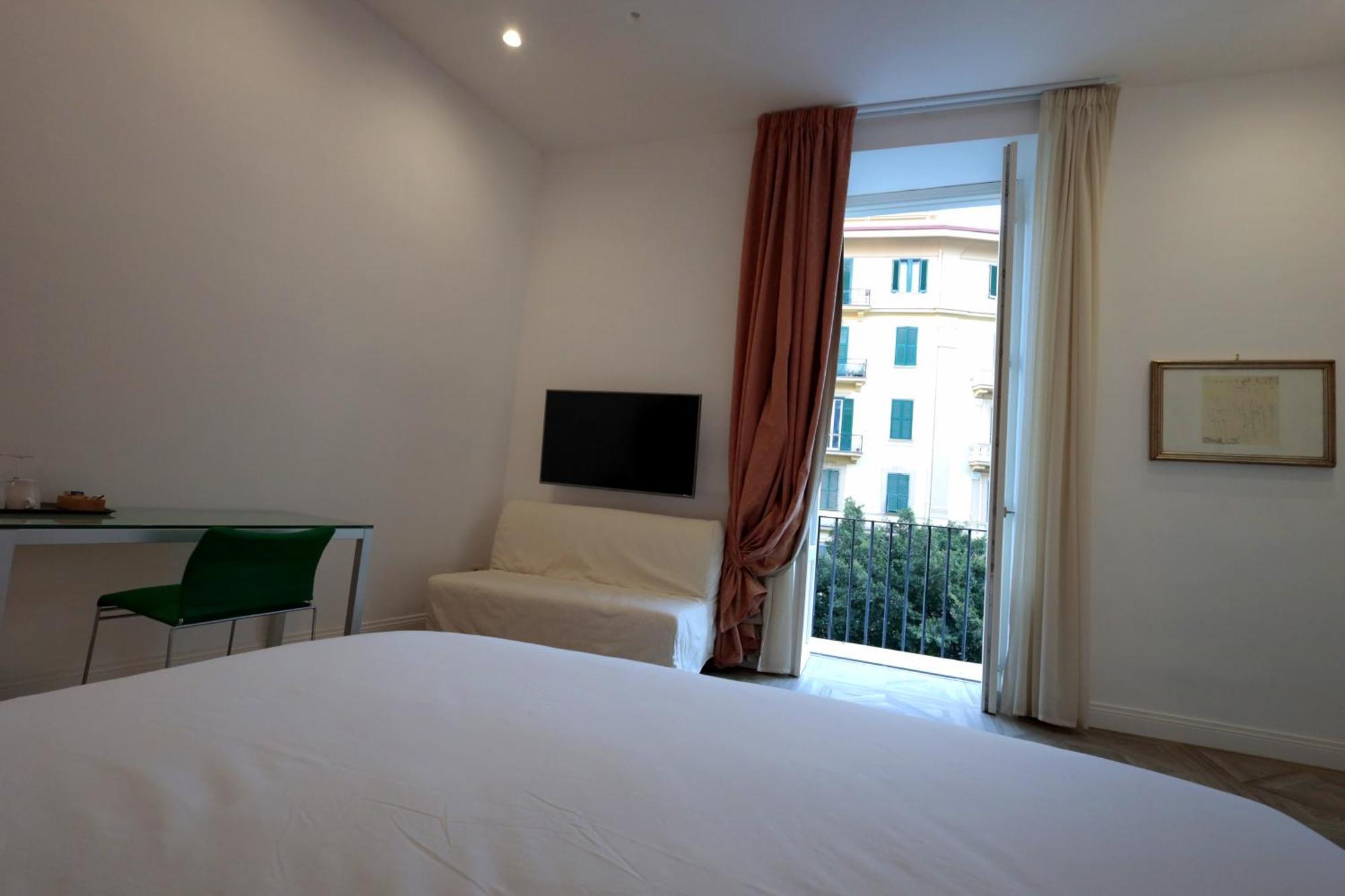 Relais Santa Lucia Sul Mare, * Napoli