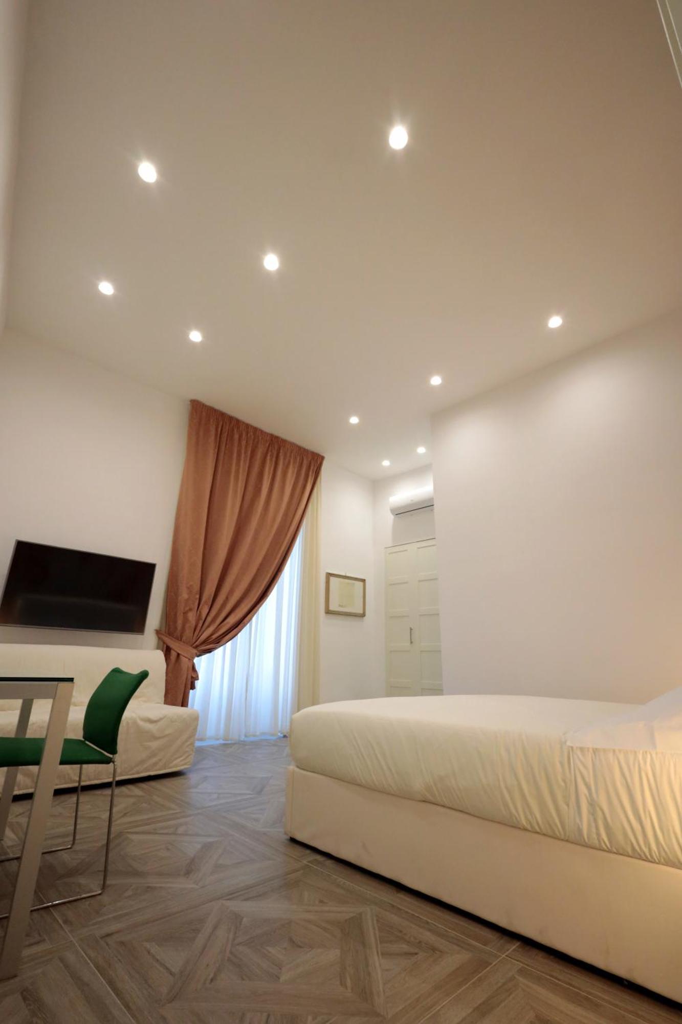 Relais Santa Lucia Sul Mare, * Napoli